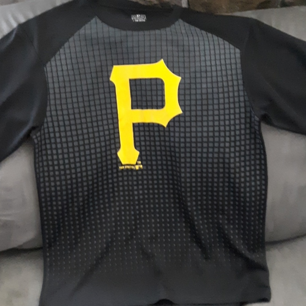 Pirates t shirt